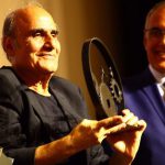 امیر نادری جایزه‌اش را از جشنواره ونیز گرفت