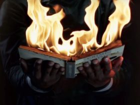 وقت سوزاندن کتاب‌ها است!