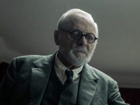 آنتونی هاپکینز در نقش زیگموند فروید